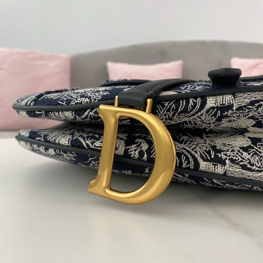 디올 레이디 새들 숄더 백 네이비