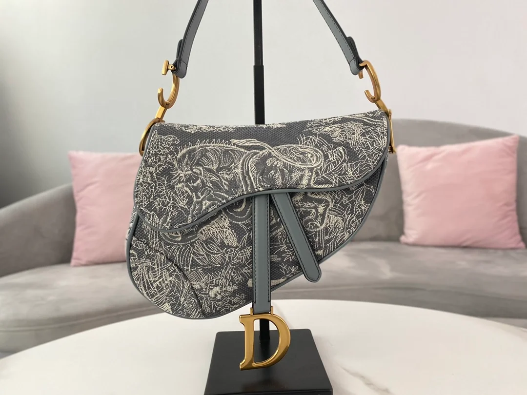 디올 레이디 새들 숄더 백 그레이