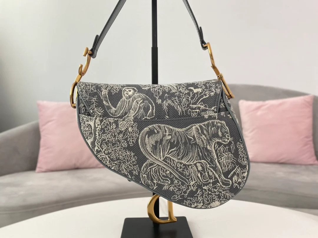 디올 레이디 새들 숄더 백 그레이