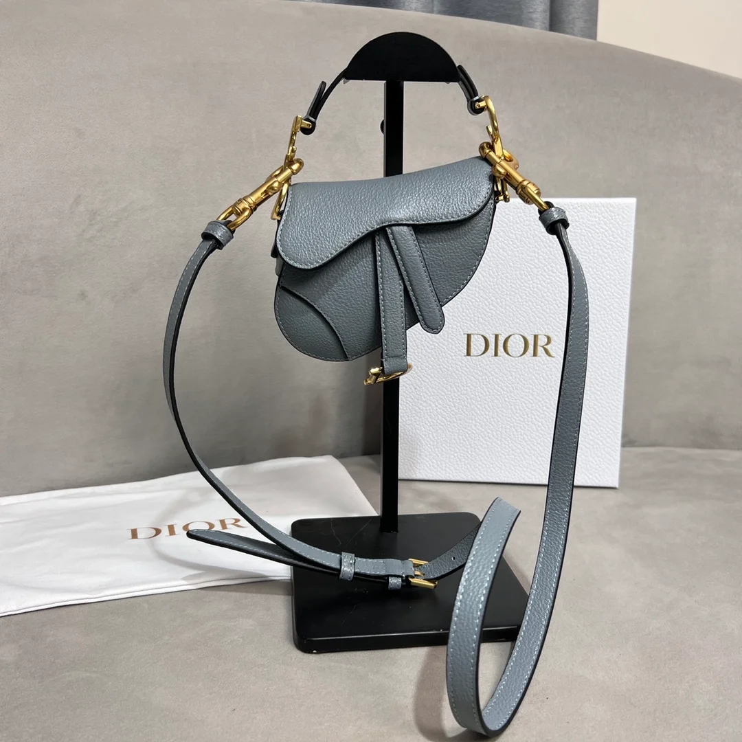 디올 마이크로 새들 백 클라우드 블루