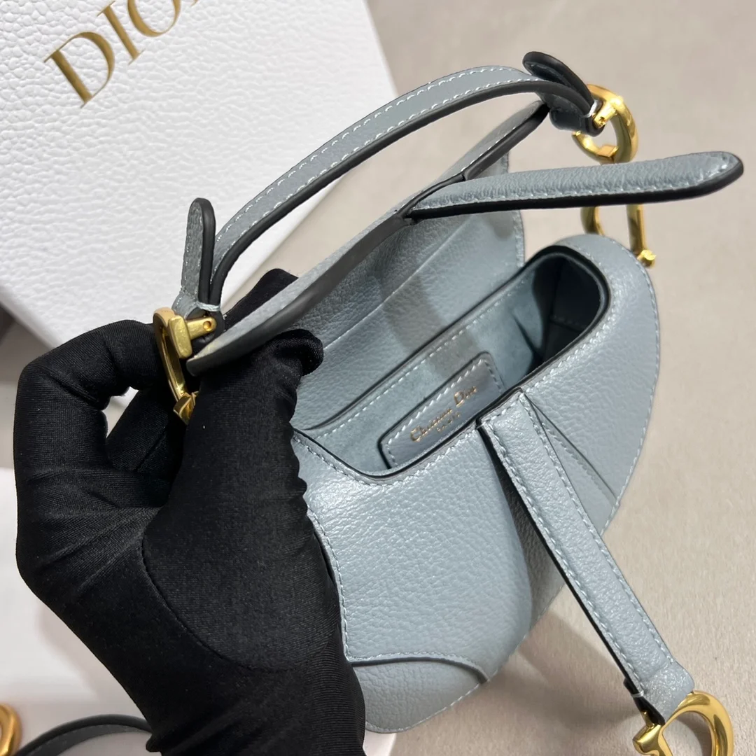 디올 마이크로 새들 백 클라우드 블루