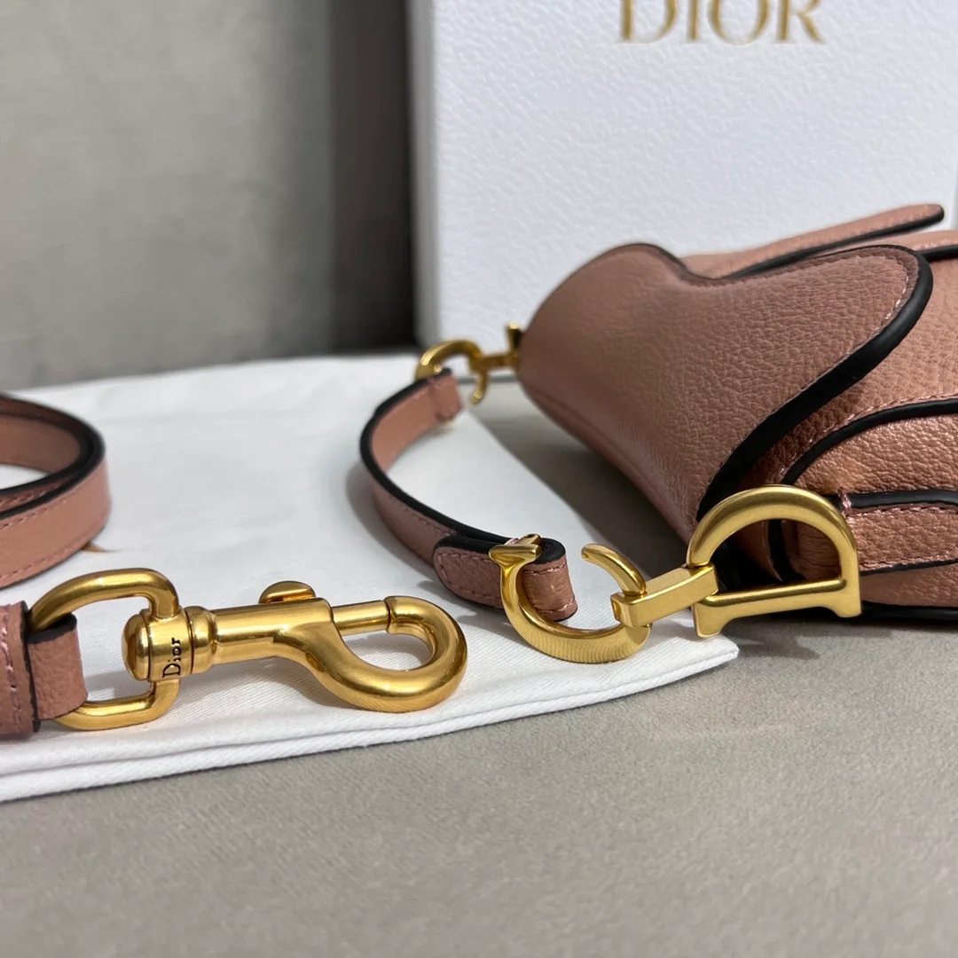 디올 마이크로 새들 백 로즈