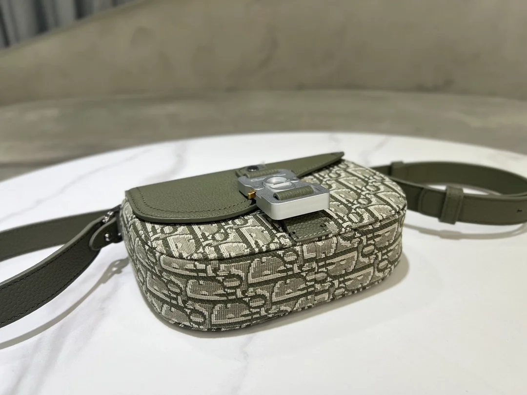 디올 Saddle 카키 오블리크 자카드 미니 플랩 메신저 백