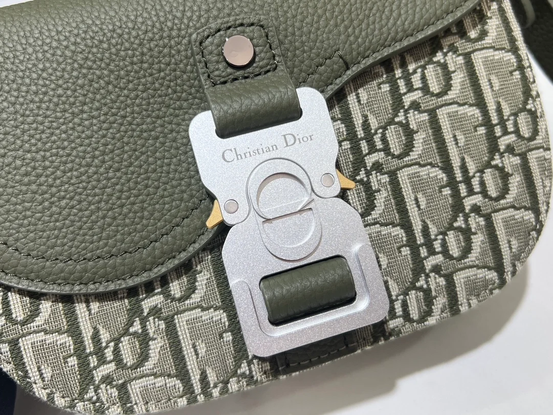 디올 Saddle 카키 오블리크 자카드 미니 플랩 메신저 백