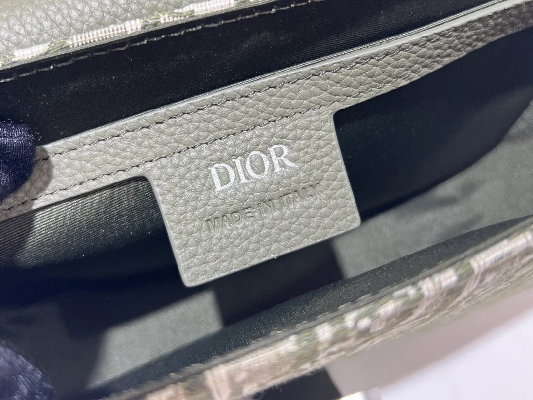 디올 Saddle 카키 오블리크 자카드 미니 플랩 메신저 백