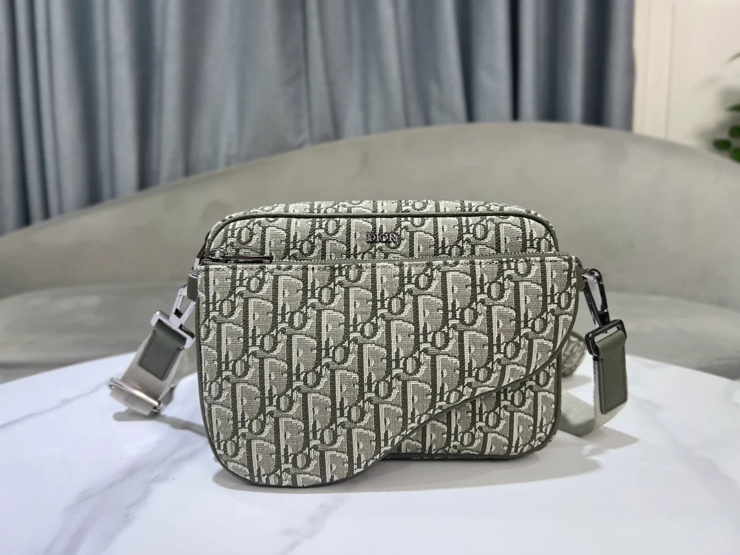 디올 Saddle 카키 오블리크 자카드니 트리플 파우치