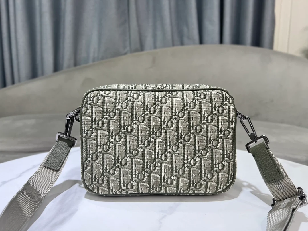 디올 Saddle 카키 오블리크 자카드니 트리플 파우치