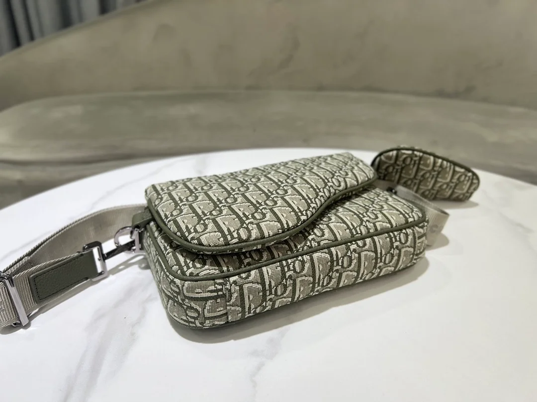 디올 Saddle 카키 오블리크 자카드니 트리플 파우치