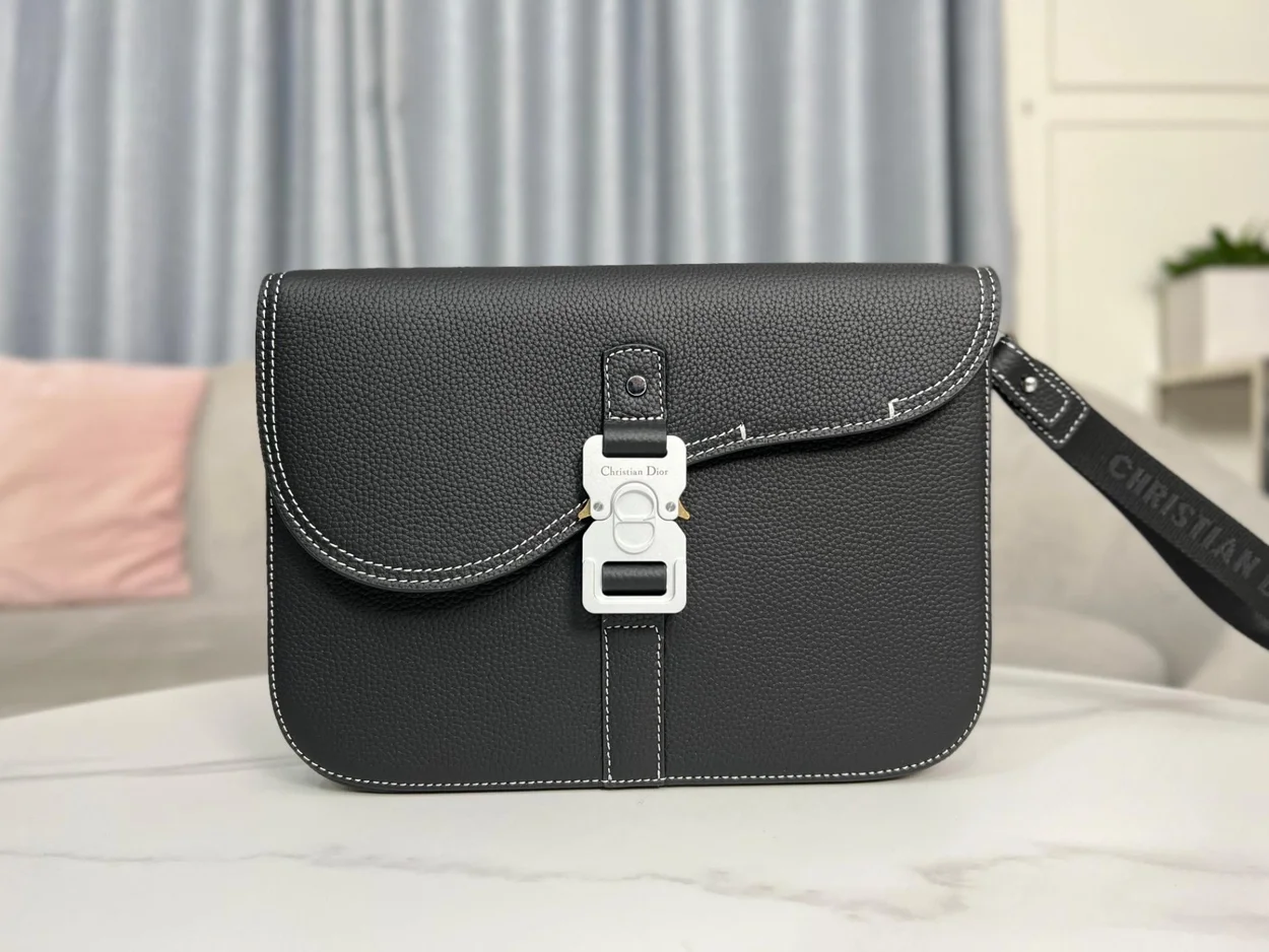 디올 새들 A4 파우치 클러치 백 블랙