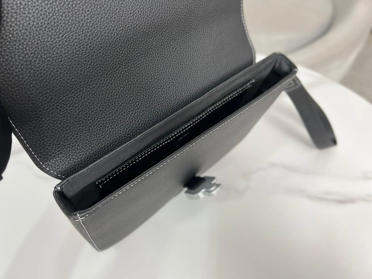 디올 새들 A4 파우치 클러치 백 블랙