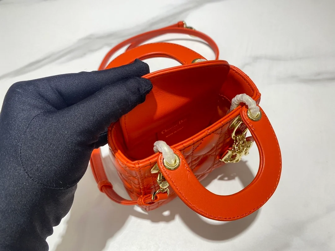 디올 레이디 마이크로 핸드백 오렌지