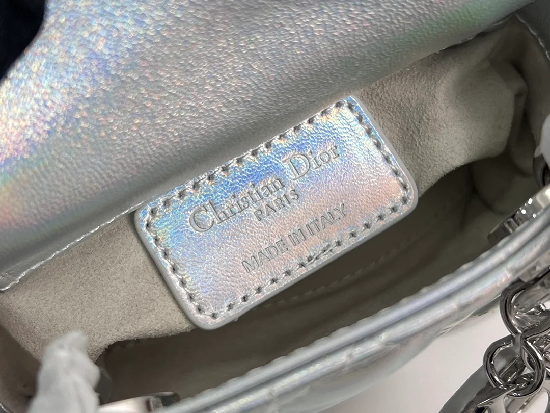 디올 레이디 마이크로 핸드백 실버