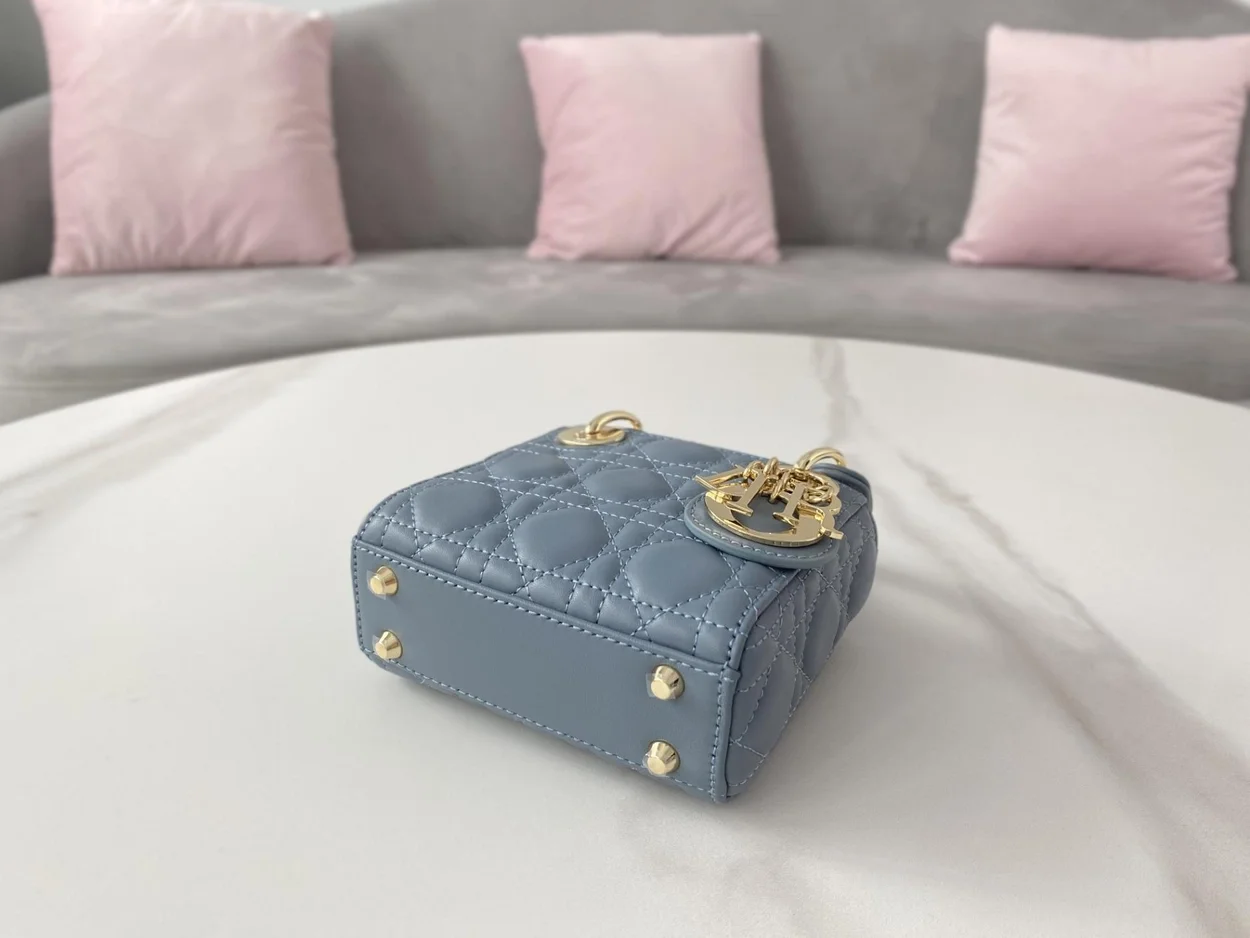 디올 레이디 마이크로 핸드백 블루