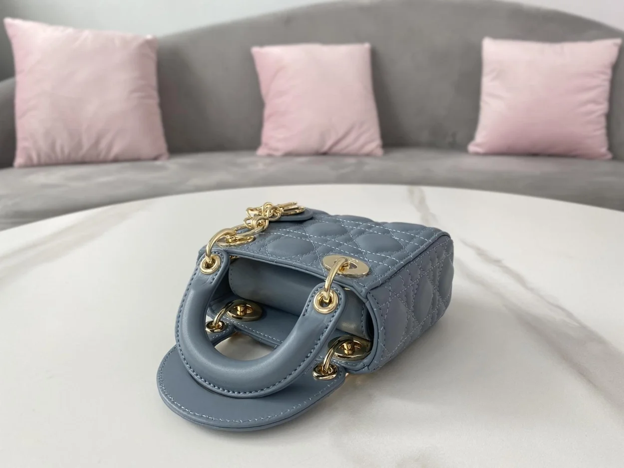 디올 레이디 마이크로 핸드백 블루