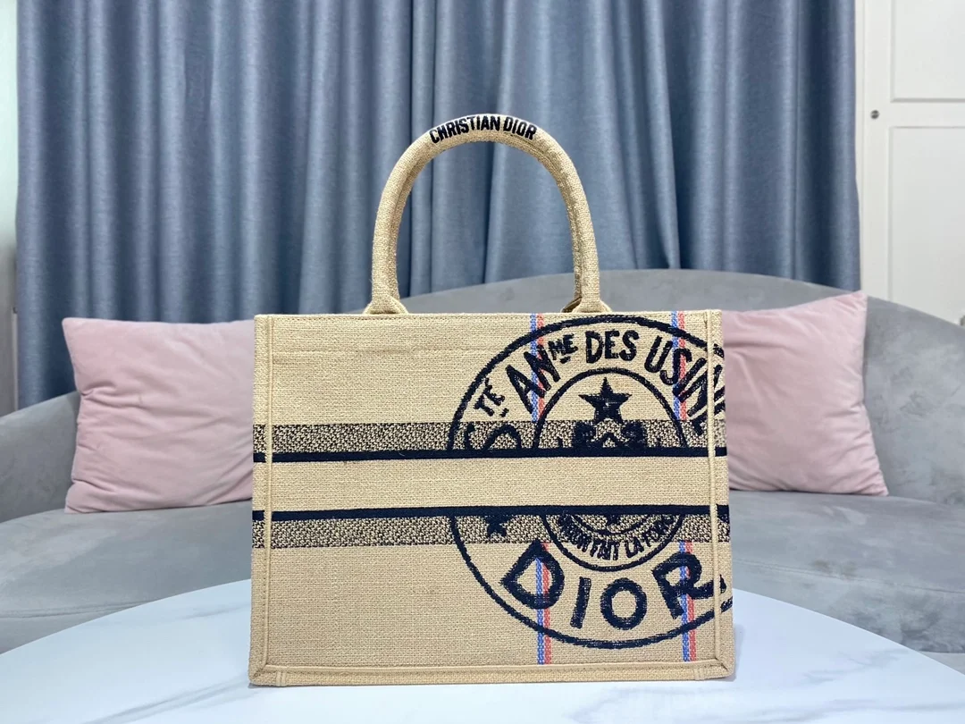 디올 레이디 북 토트 핸드백 베이지