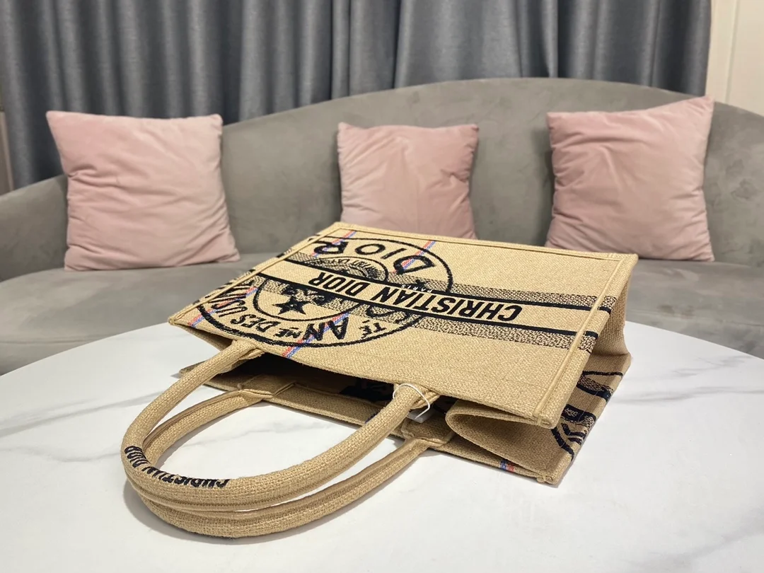 디올 레이디 북 토트 핸드백 베이지