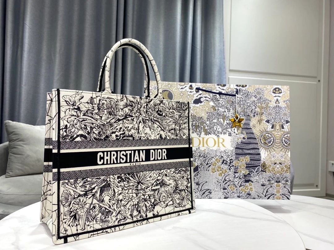 디올 레이디 라지 북 토트 백