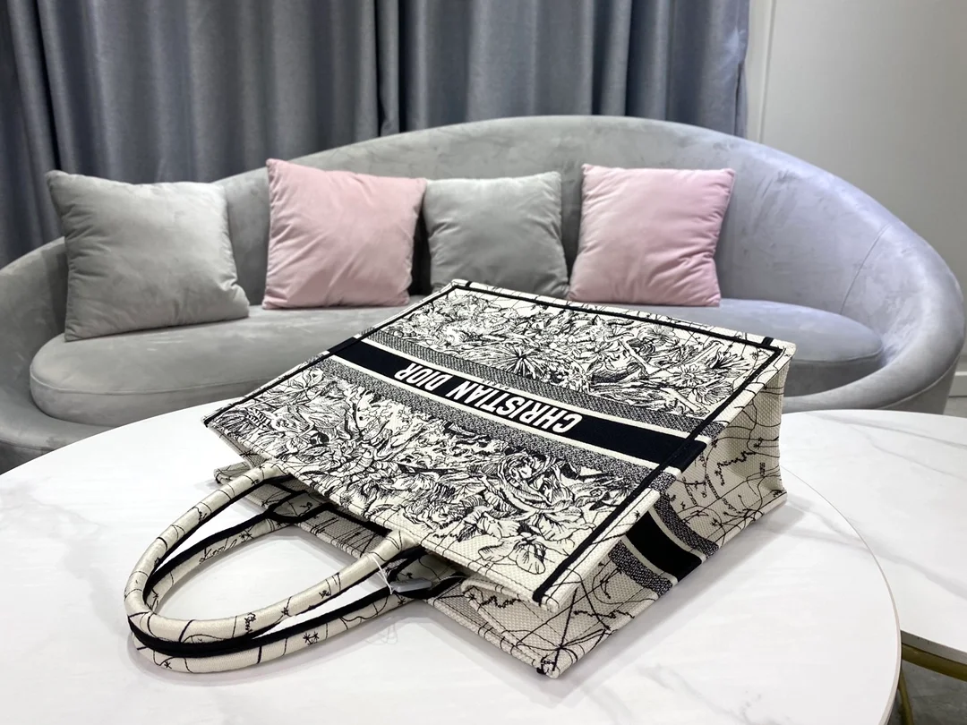 디올 레이디 라지 북 토트 백