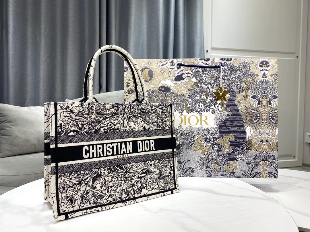 디올 레이디 미디움 북 토트 백