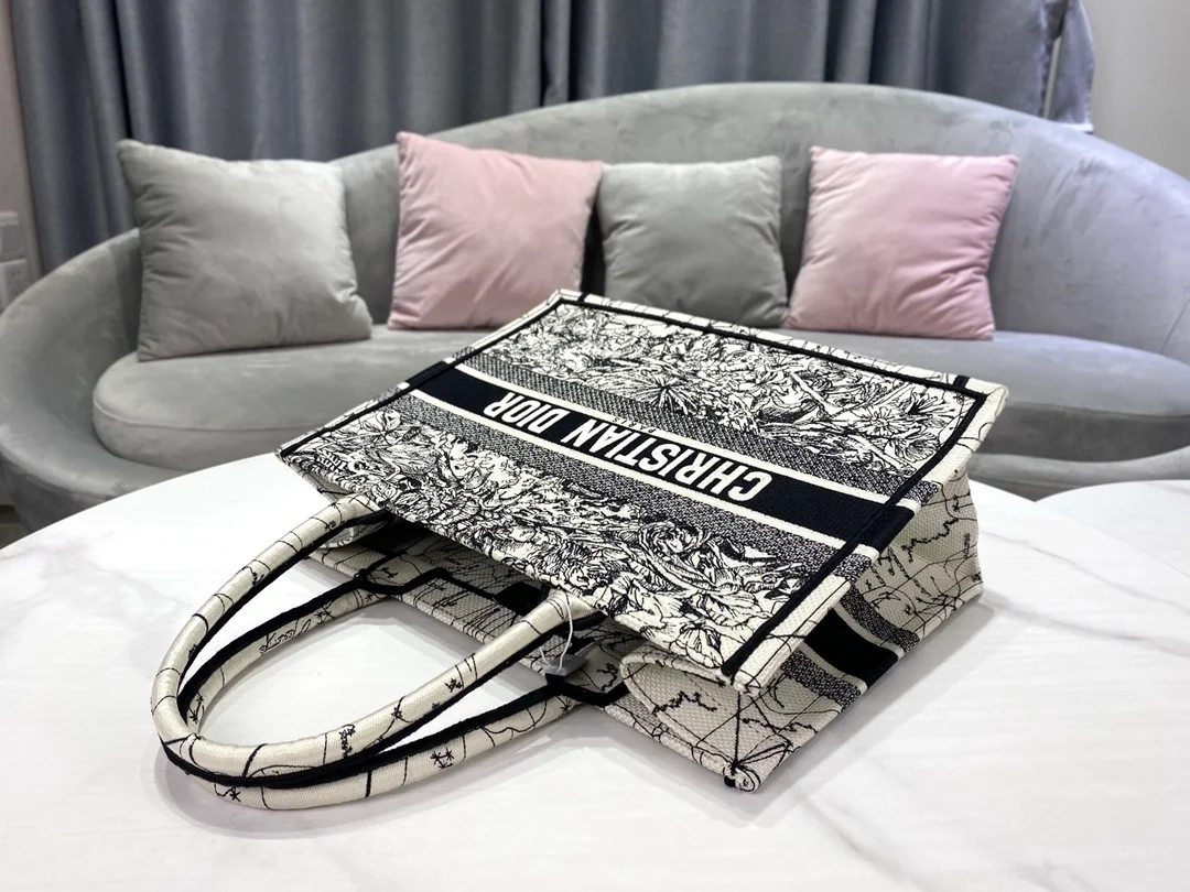 디올 레이디 미디움 북 토트 백