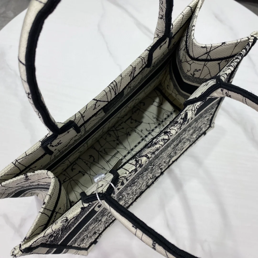 디올 레이디 미디움 북 토트 백