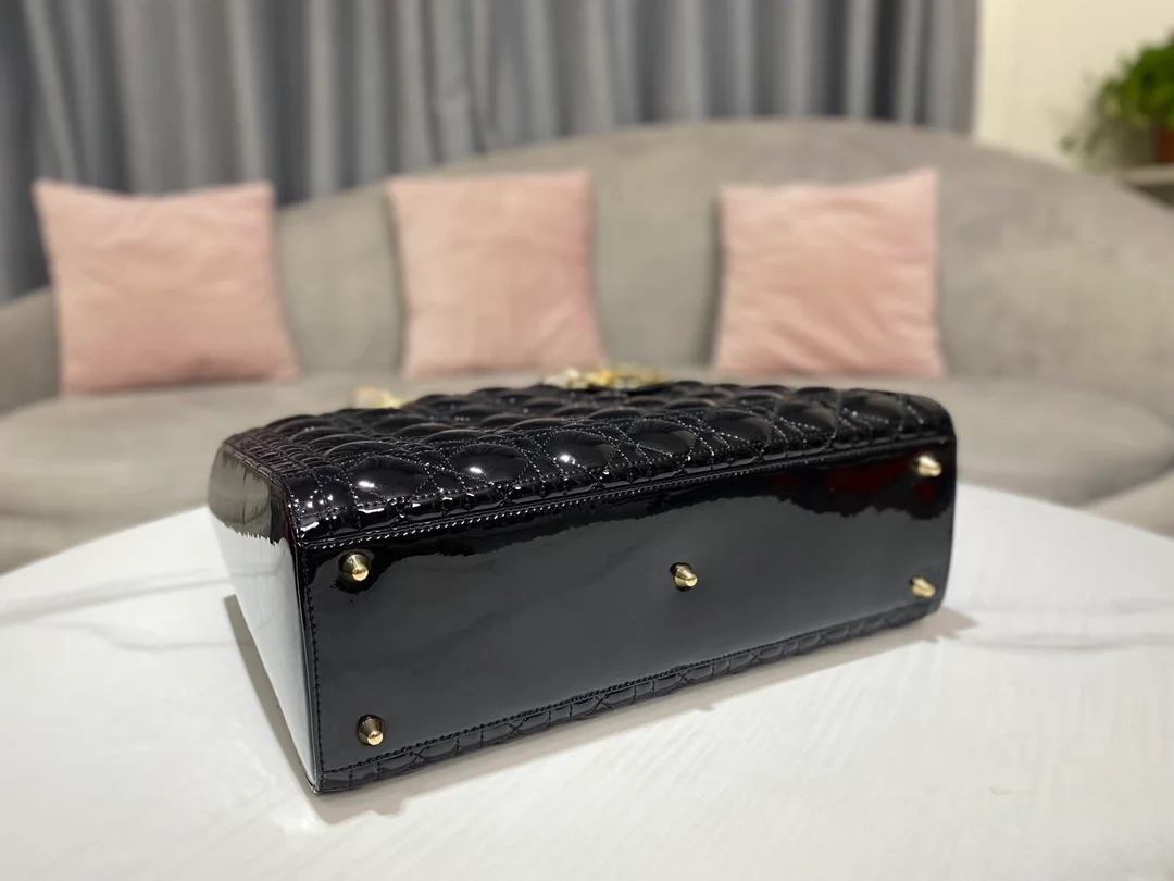 디올 레이디 라지 백 샤이니 블랙