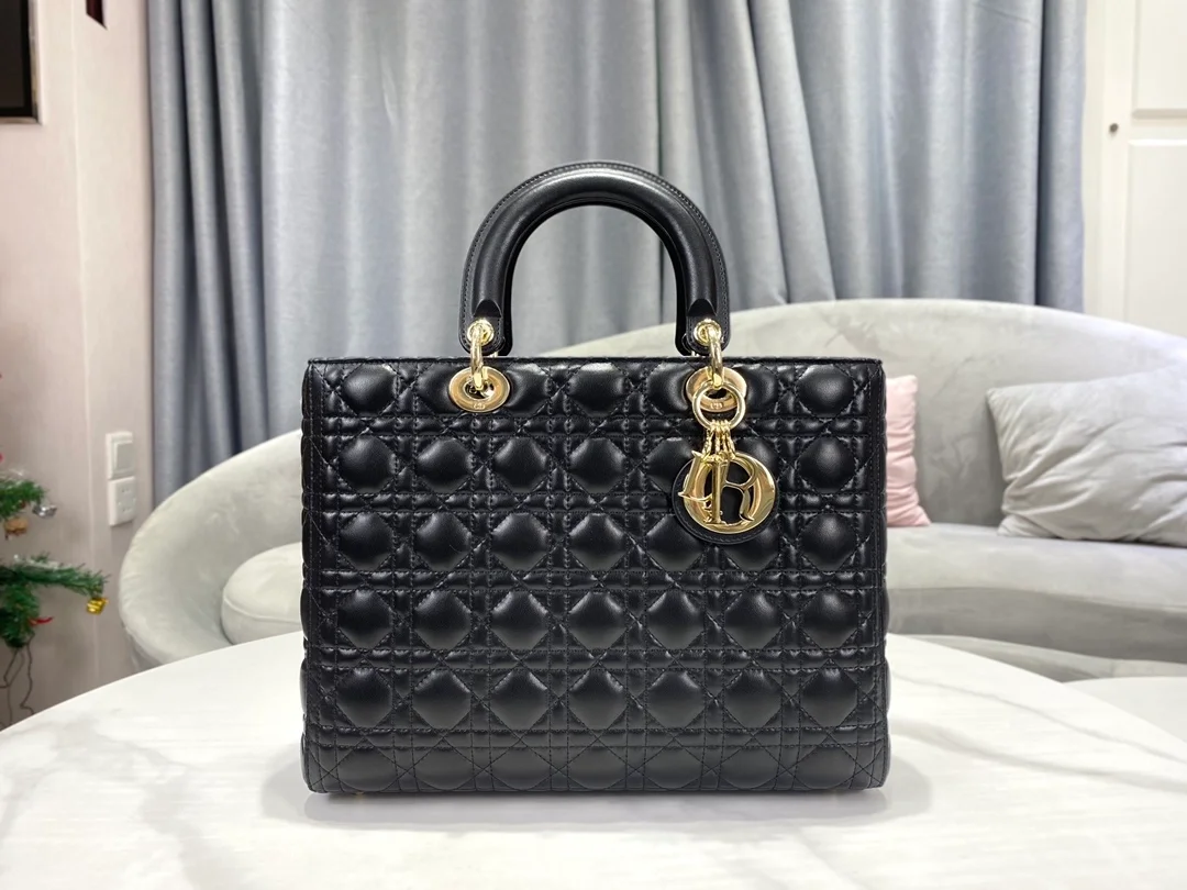 디올 레이디 라지 백 매트 블랙
