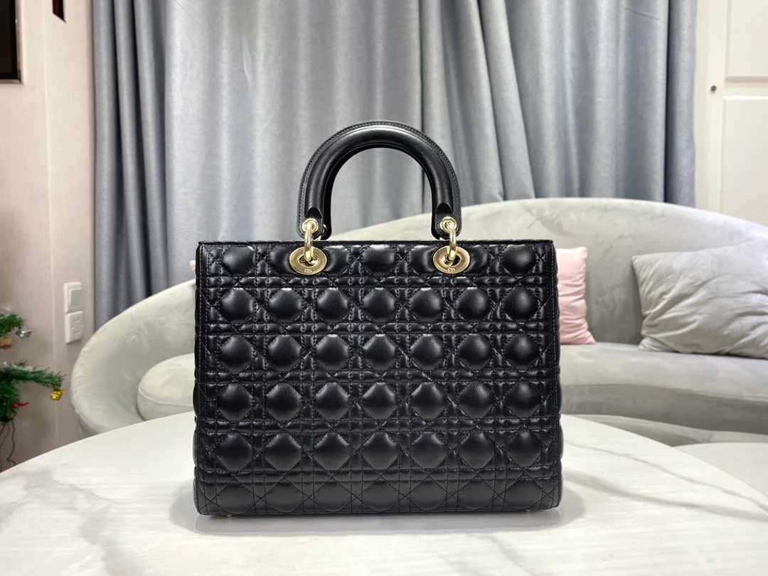 디올 레이디 라지 백 매트 블랙