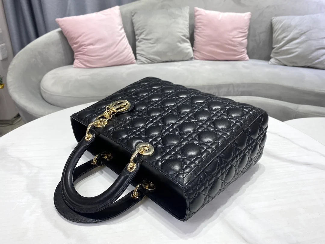 디올 레이디 라지 백 매트 블랙