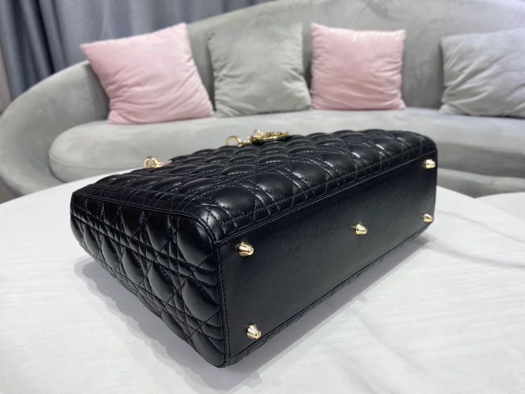 디올 레이디 라지 백 매트 블랙