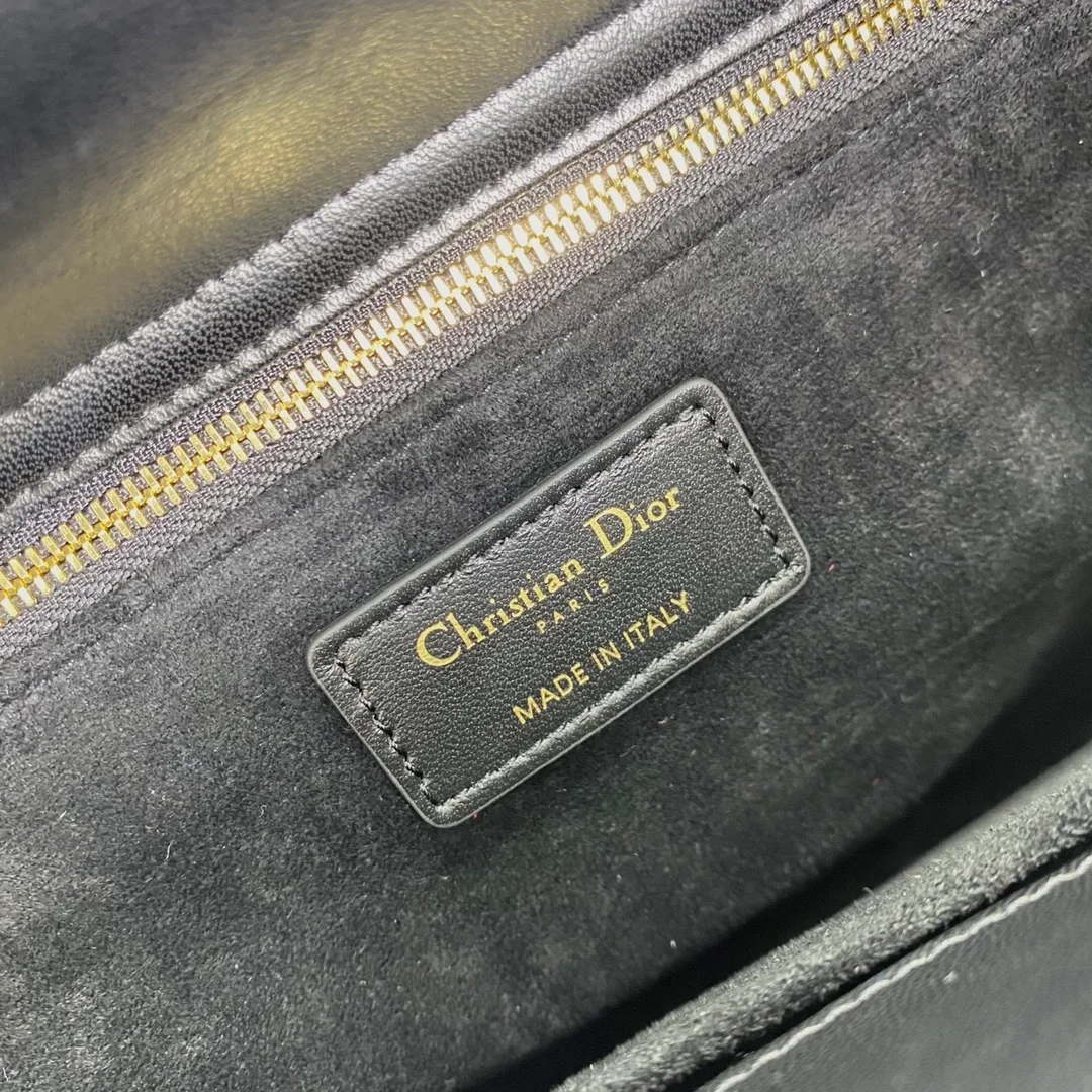 디올 레이디 라지 백 매트 블랙