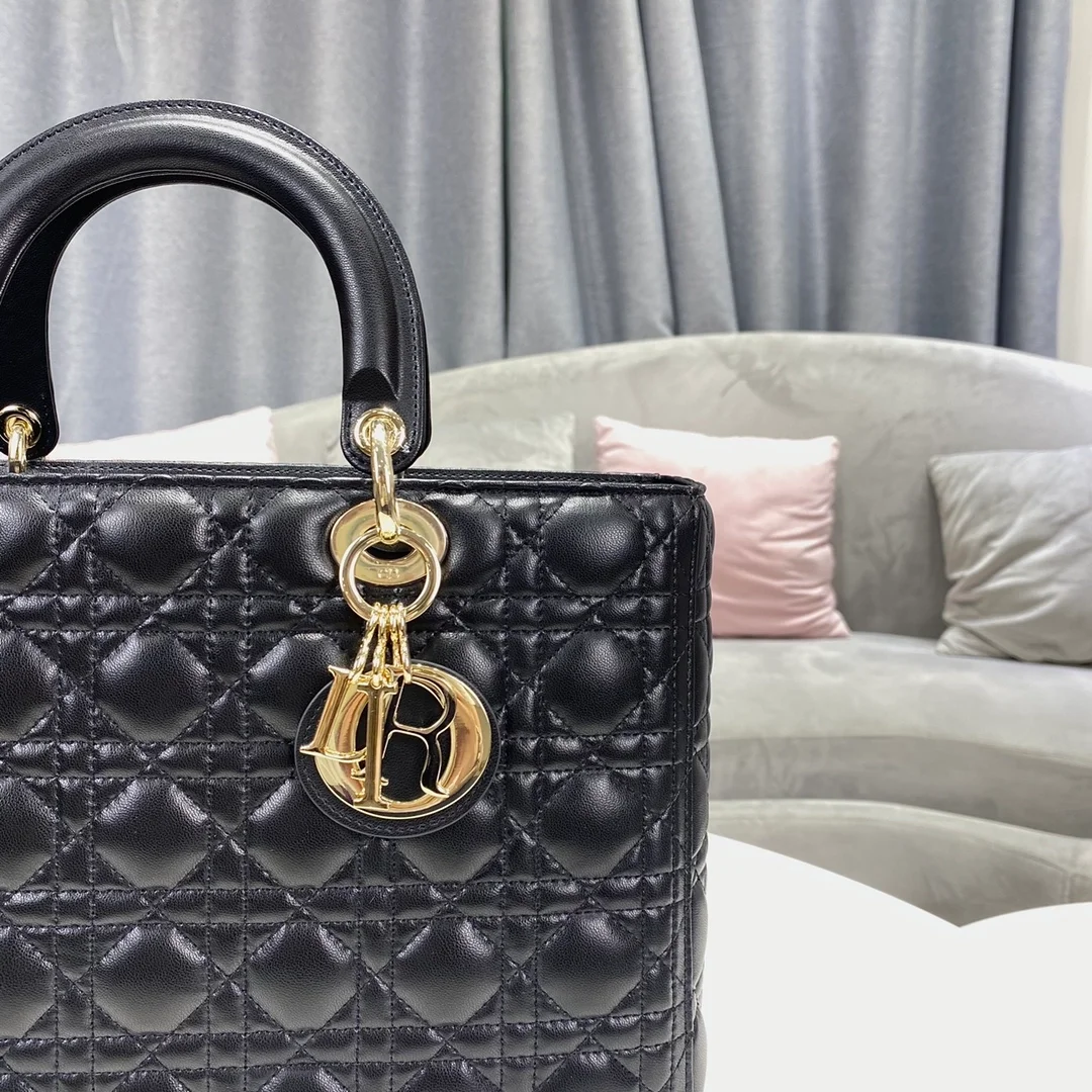 디올 레이디 라지 백 매트 블랙