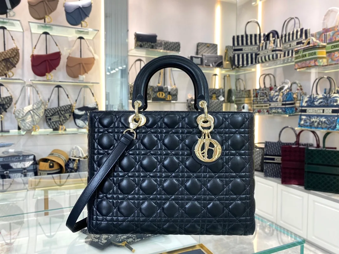 디올 레이디 라지 백 매트 블랙