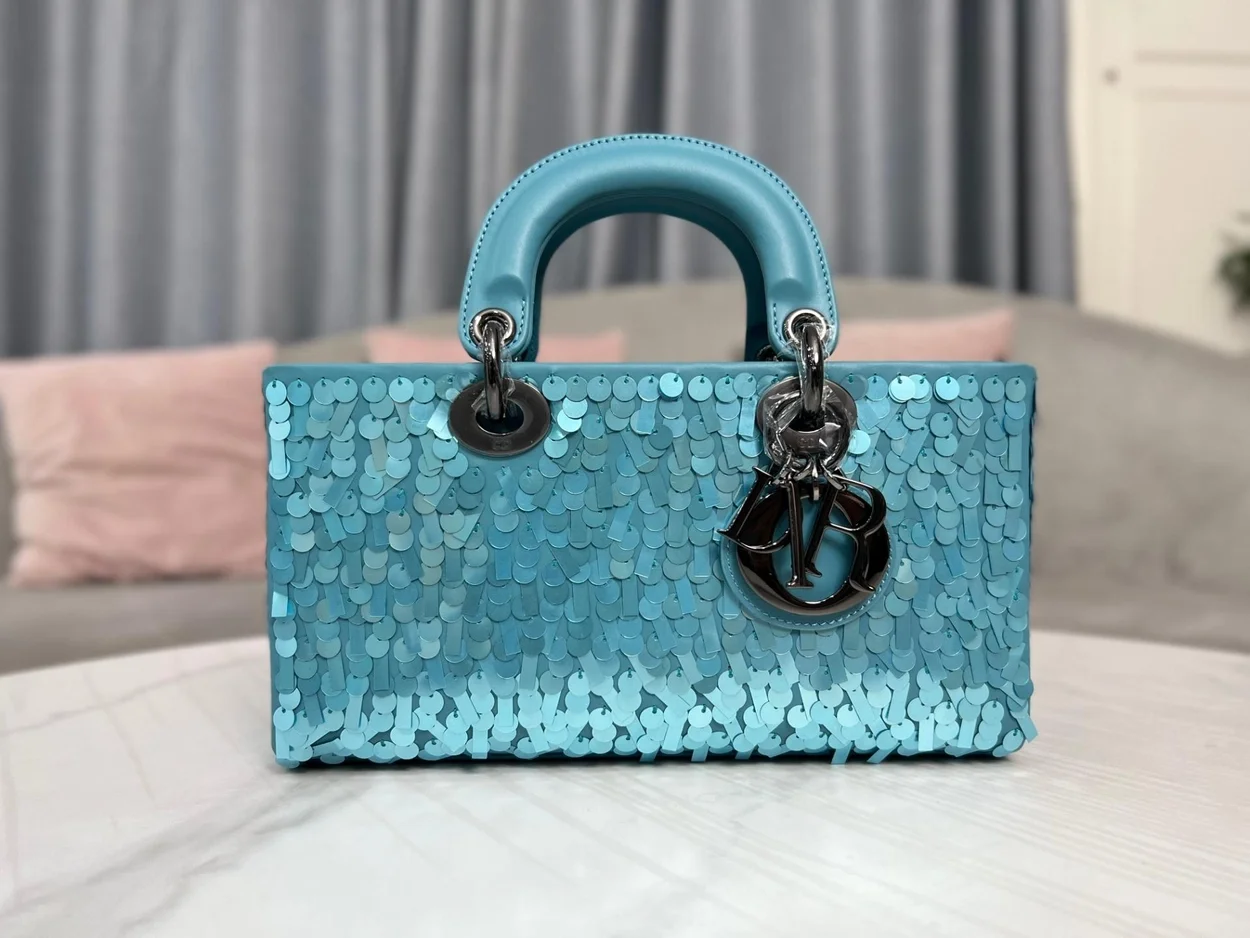 디올 레이디 D-JOY 비즈 자수 미디움 백