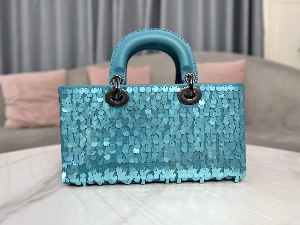 디올 레이디 D-JOY 비즈 자수 미디움 백