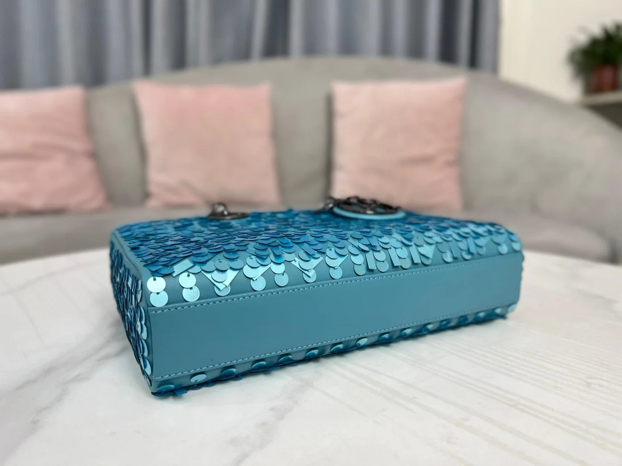 디올 레이디 D-JOY 비즈 자수 미디움 백