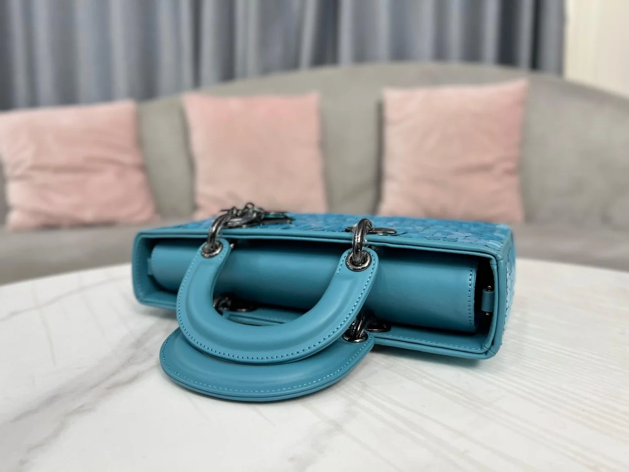 디올 레이디 D-JOY 비즈 자수 미디움 백