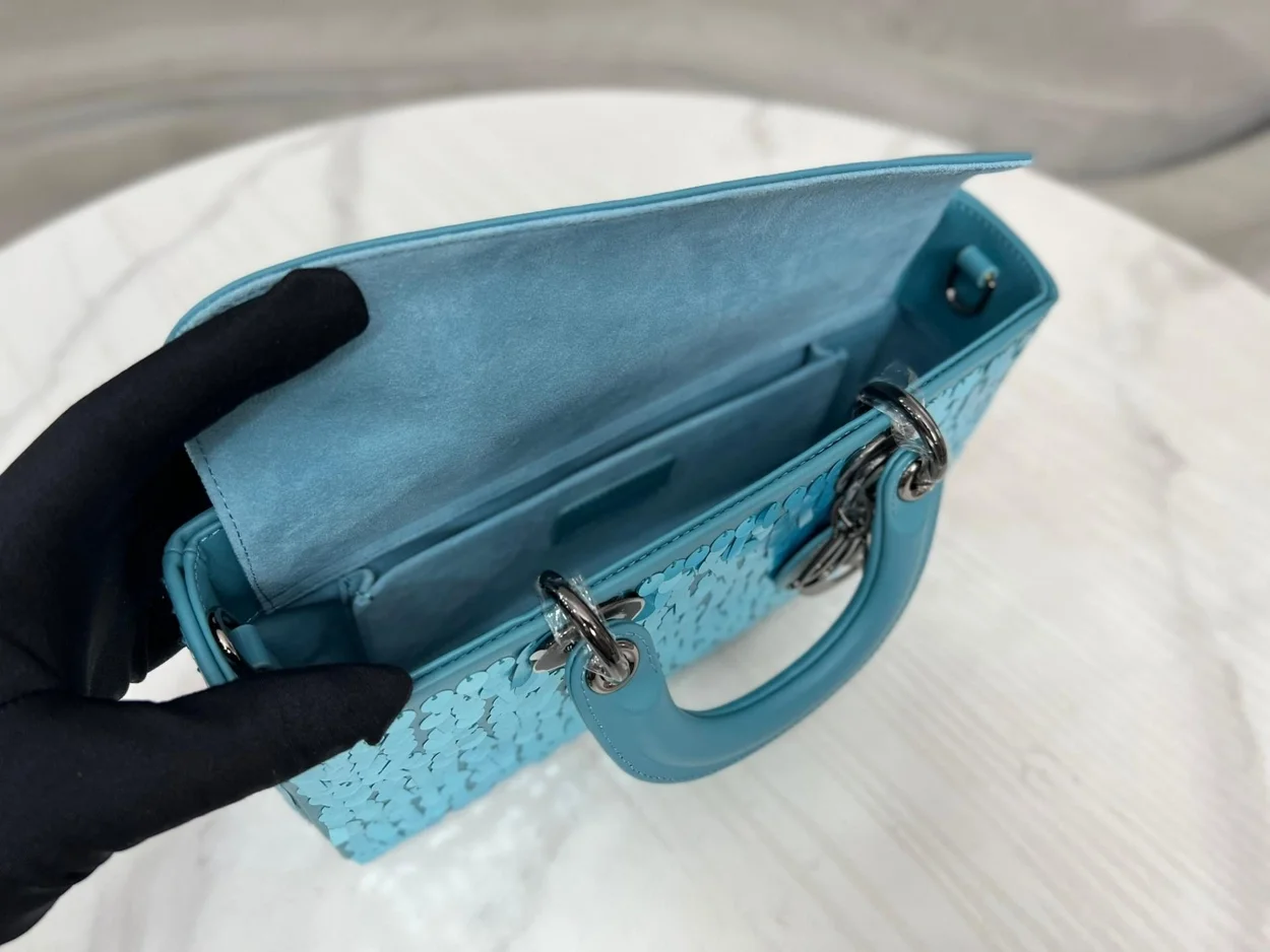 디올 레이디 D-JOY 비즈 자수 미디움 백