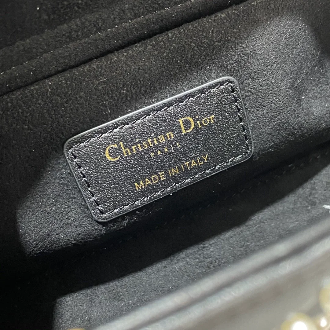 디올 레이디 D-JOY 블랙 캐나지 미디움 백