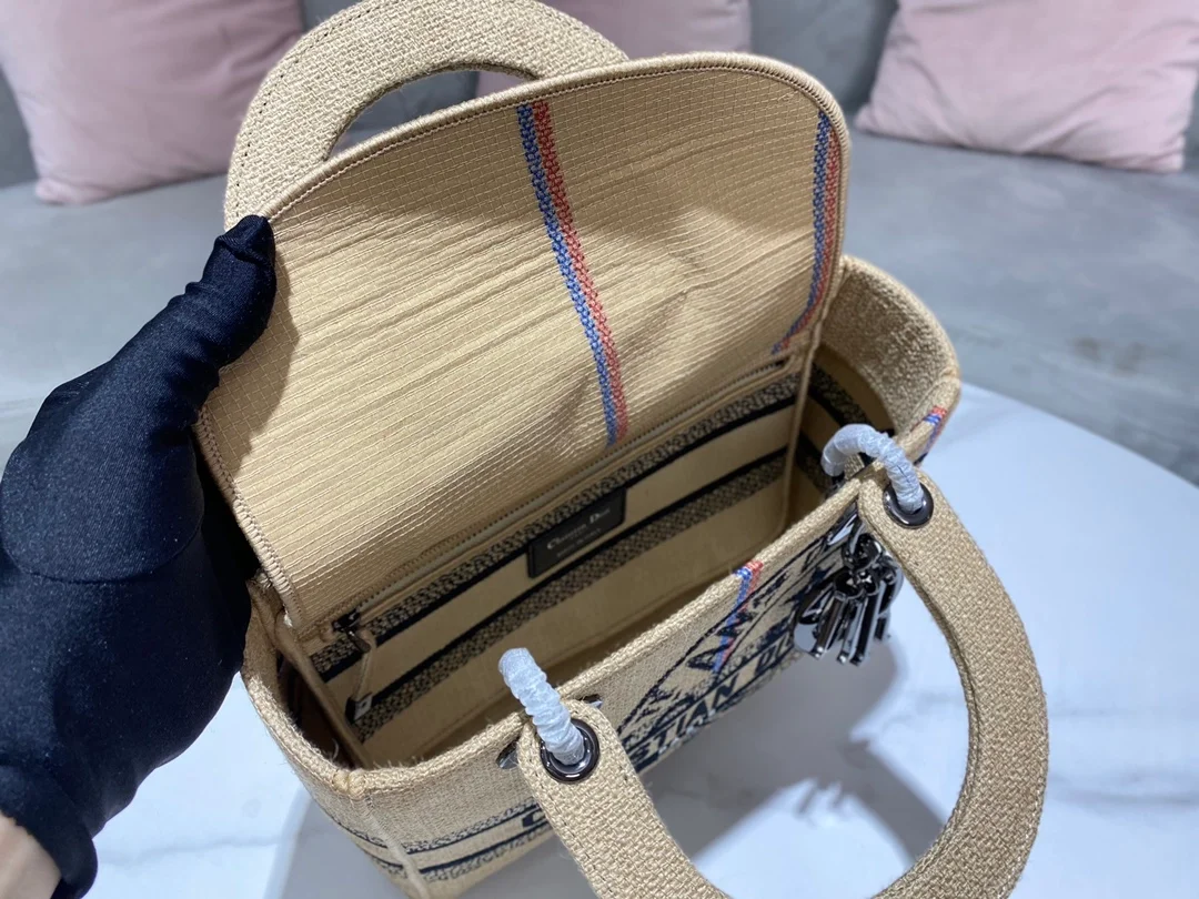 디올 레이디 D-LITE 미디움 백 베이지