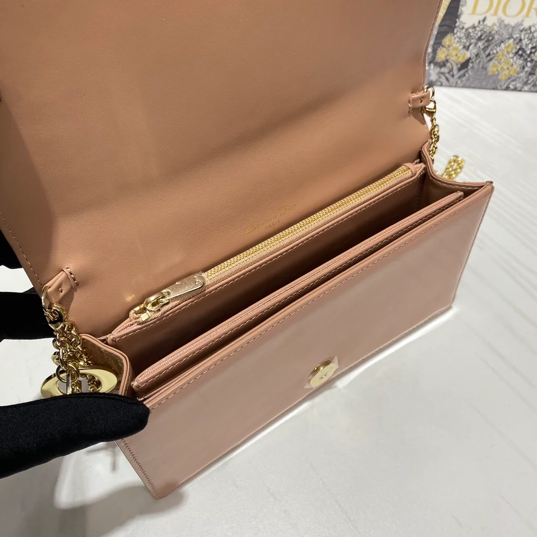 디올 레이디 페이던트 파우치 로즈