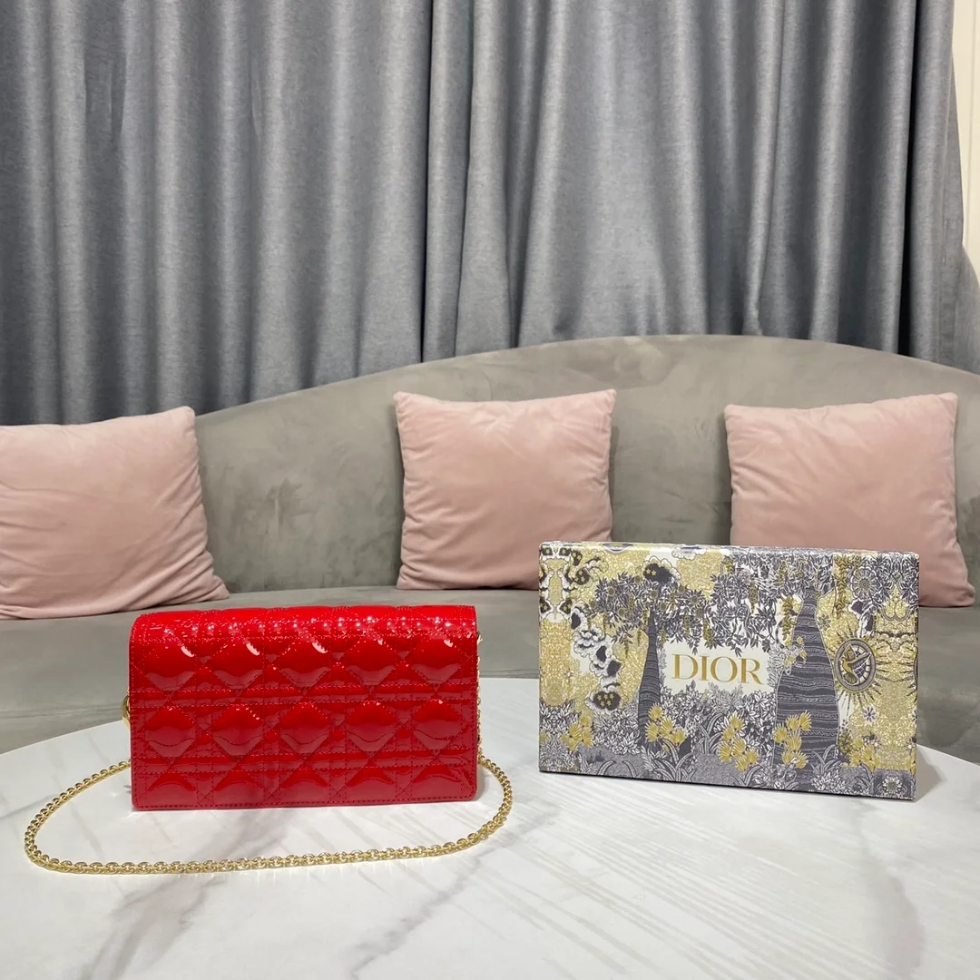 디올 레이디 페이던트 파우치 레드