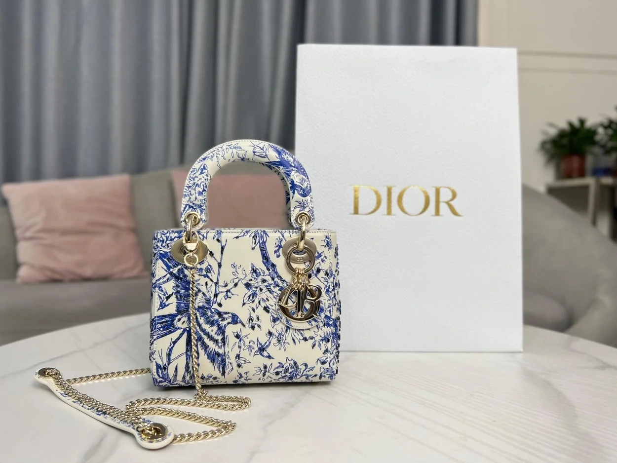 디올 레이디 엠브로이더리 미니 핸드백