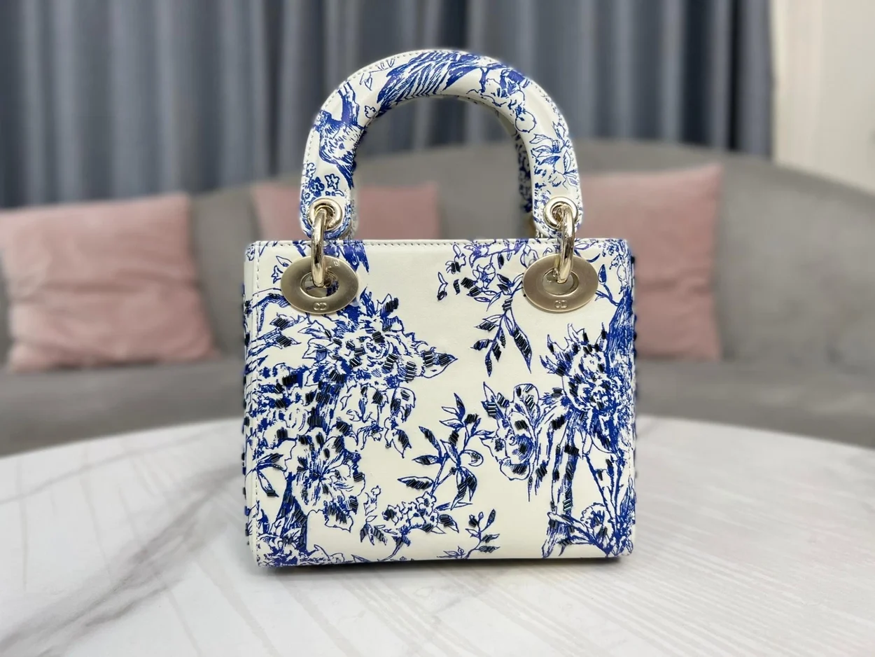 디올 레이디 엠브로이더리 미니 핸드백