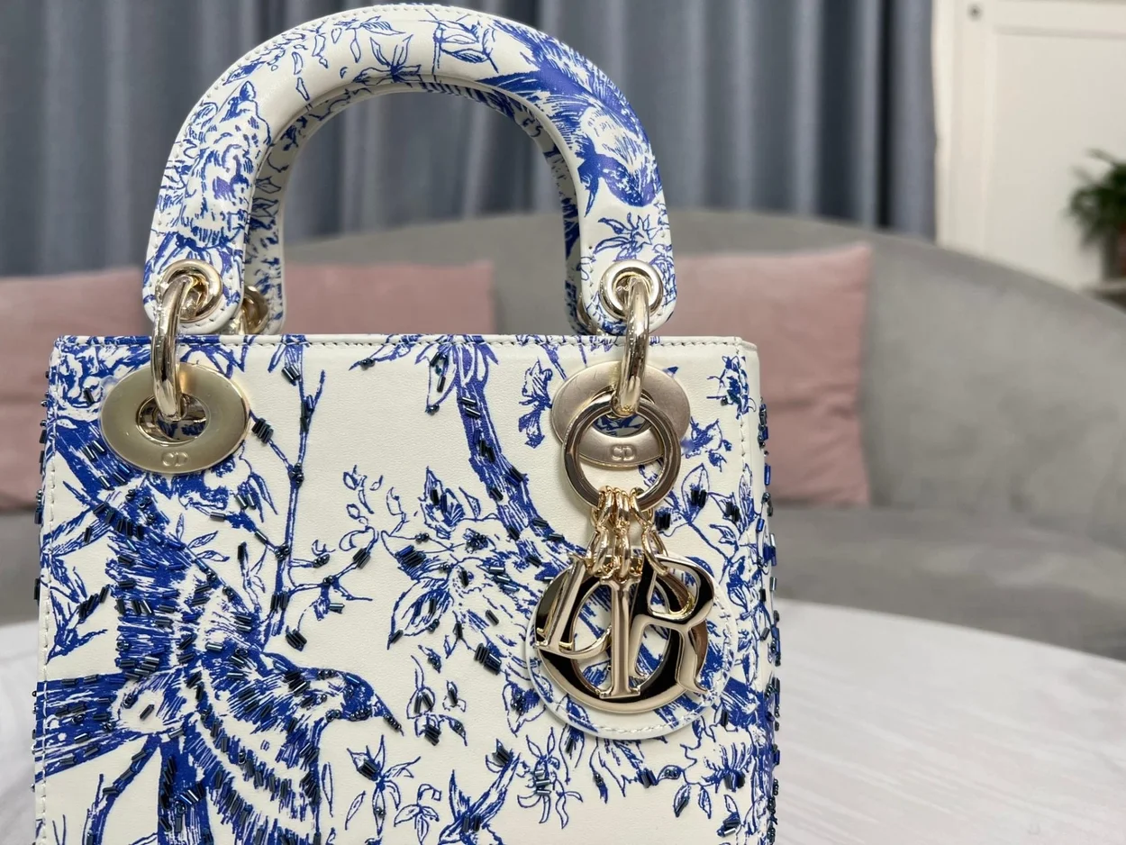 디올 레이디 엠브로이더리 미니 핸드백