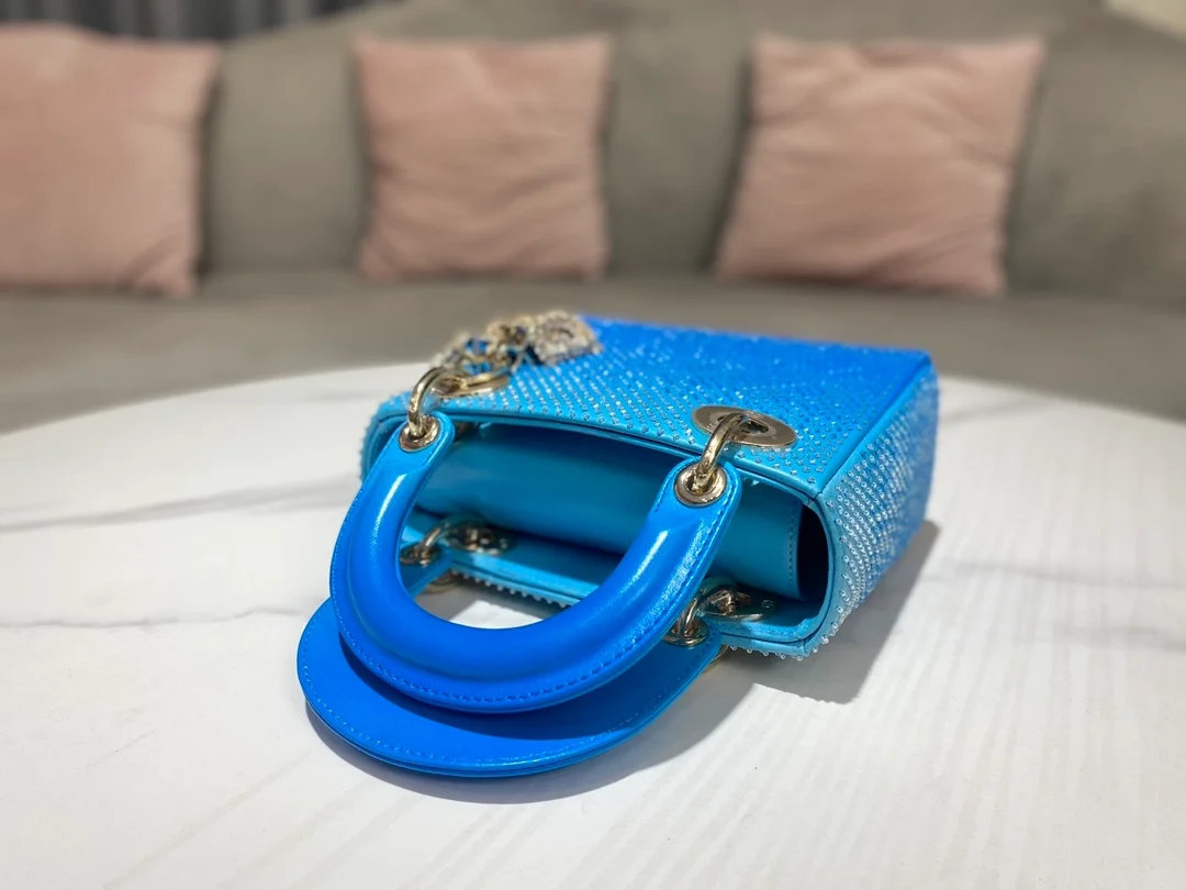 디올 레이디 그라데이션 블루 체인 백