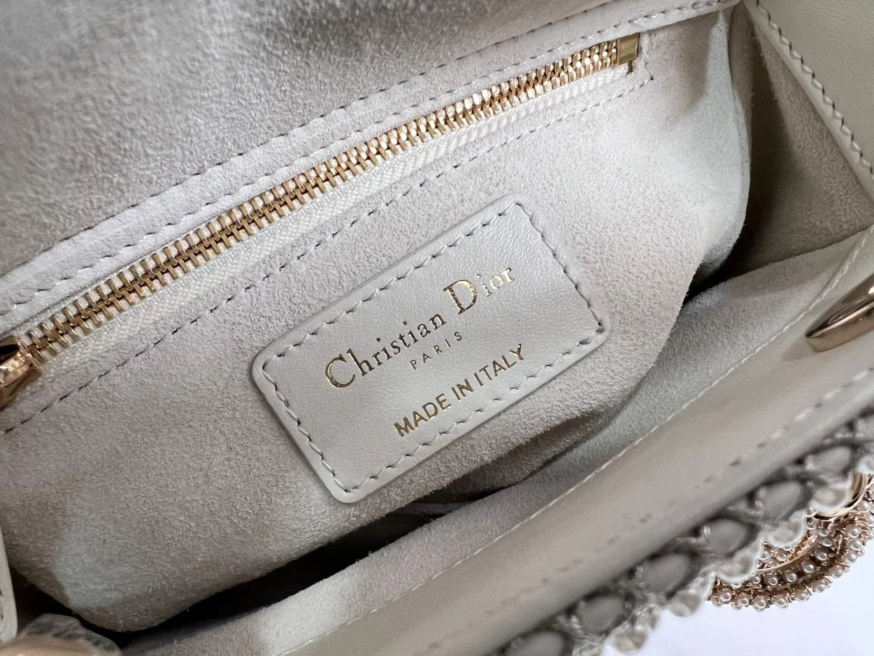 디올 레이디 미니 캐나지 백 화이트