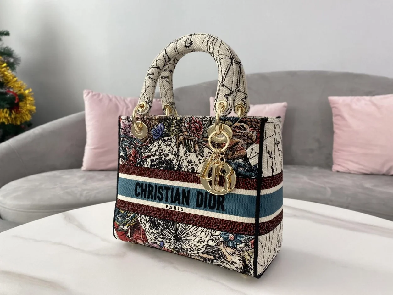 디올 레이디 D-Lite 컨스텔레이션 미디움 백