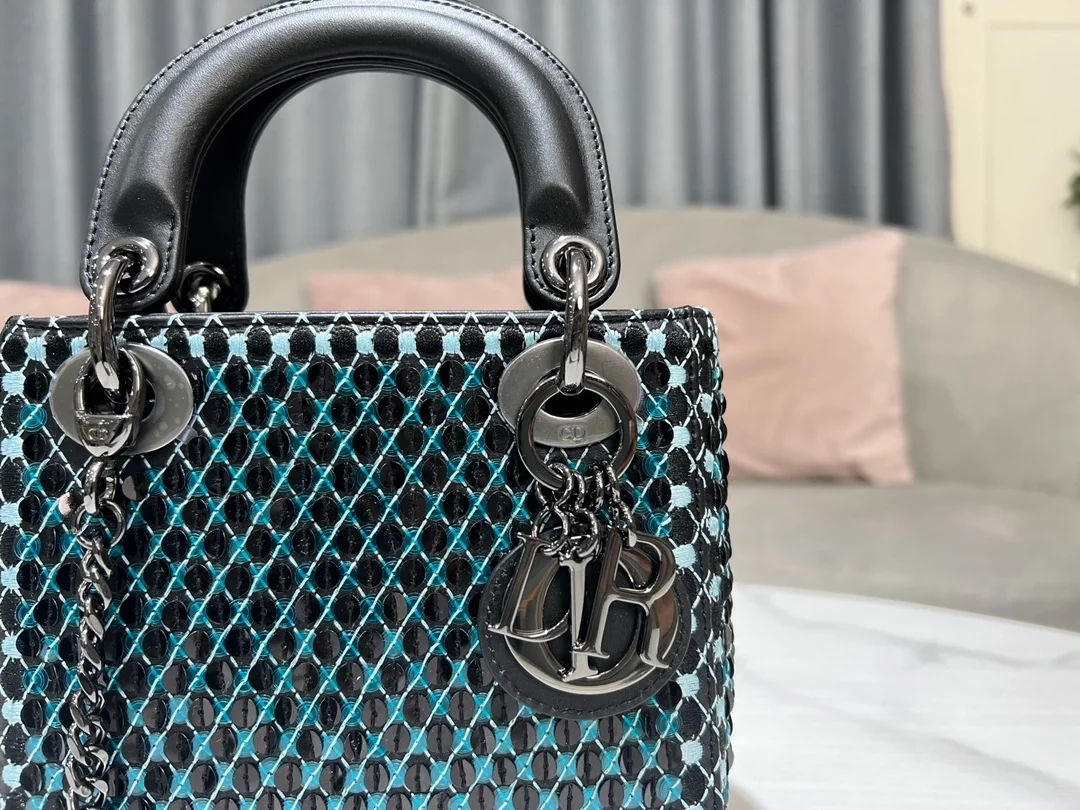 디올 레이디 미니 백 블랙 민트