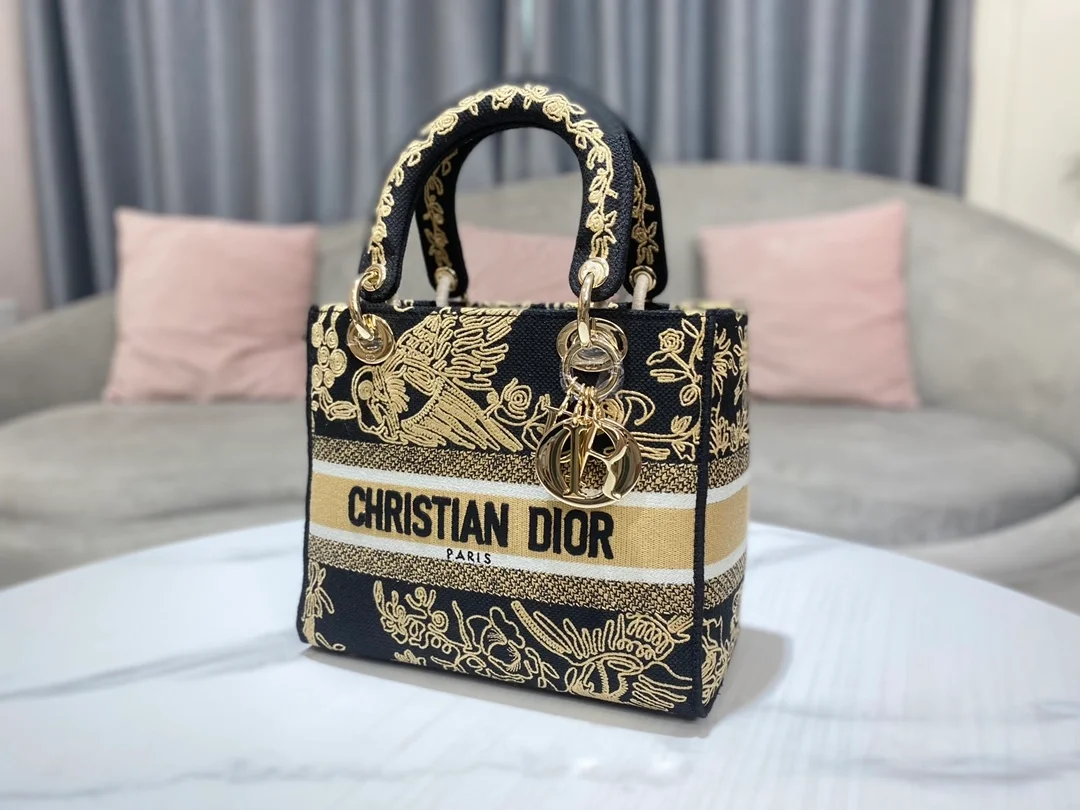 디올 레이디 D-LITE 미디움 핸드백